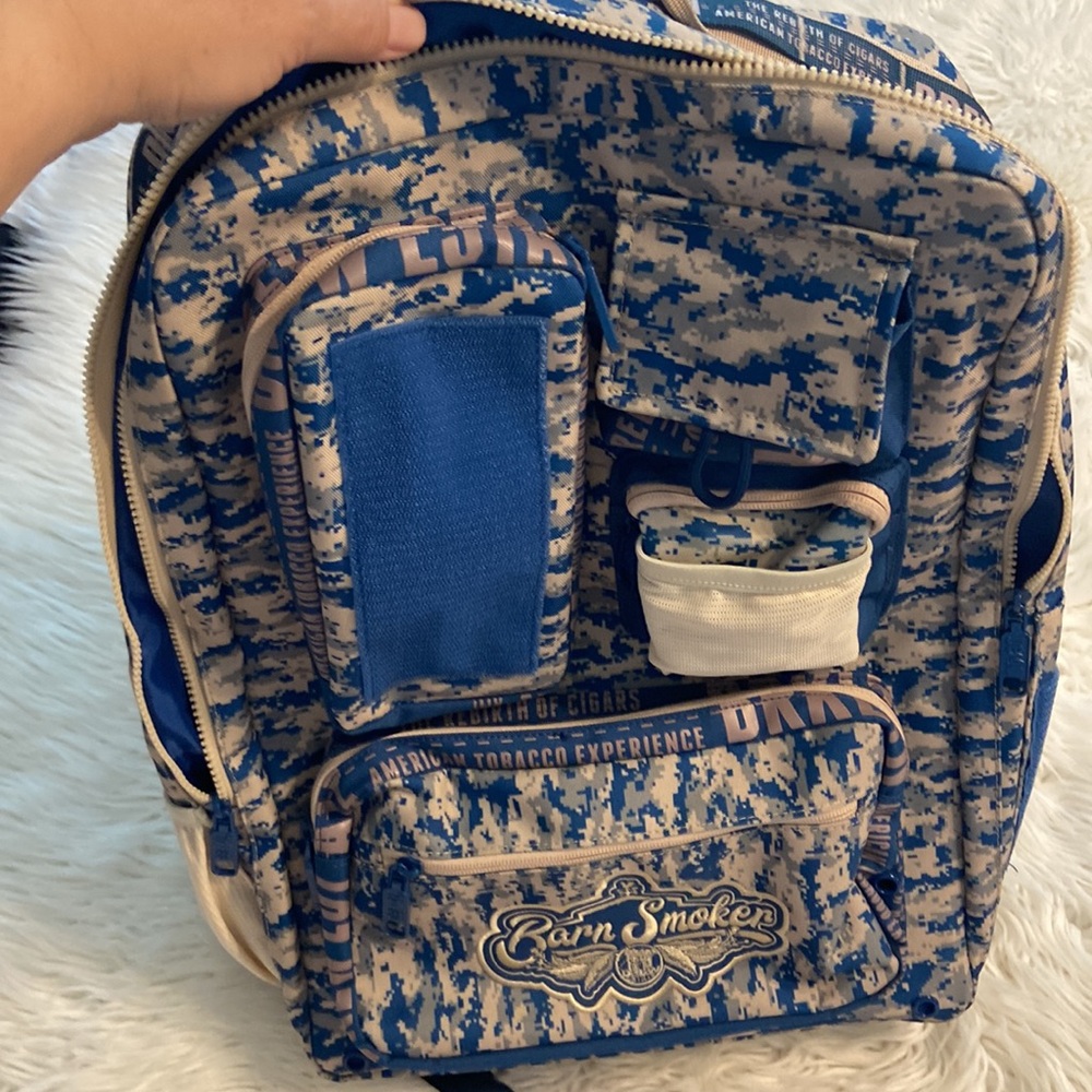 Drew Estate Barn Smoker Backpack Blue White bag with swag BNWOT see all photos - Picture 12 of 12